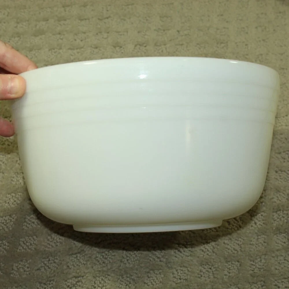 Vintage Pyrex Hamilton Beach White Milk Glass Ribbed Large 8 3/4